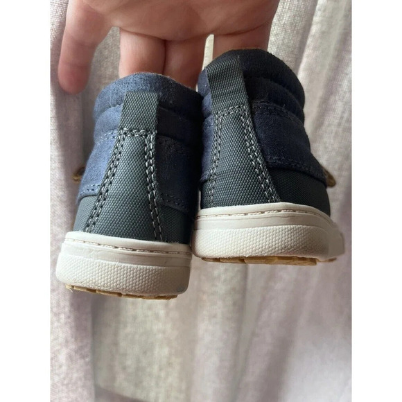 oshkosh b'gosh Duck Boots Navy Tan Size 6 Toddler - Picture 10 of 12